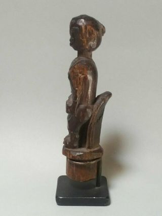 Borneo Dayak shamanic medicine figure stopper,  old and authentic wood carving 3