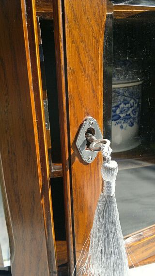 Victorian Oak Smokers Cabinet Bevelled Glass Doors Lock & Key Desktop Cabinet 10