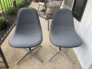 Charles Eames Herman Miller Fiberglass Side Shell Chair Pair In Girard Gray
