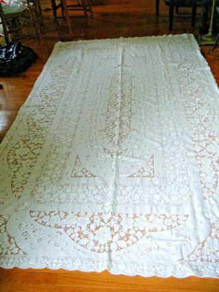 Vtg Banquet Size Heavy Cotton Quaker Lace Tablecloth 70x120 "