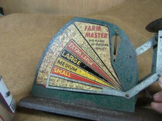 Antique Farm Master Balance Egg scale,  reads Sm - Xlg,  USA AVG/GD 3