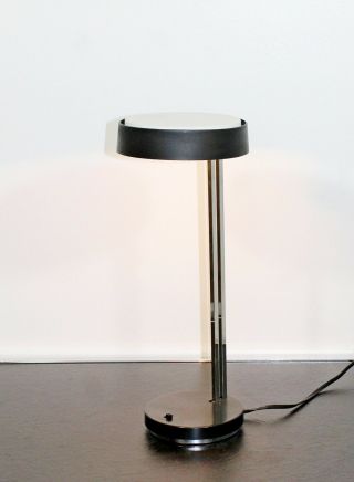 Mid Century Modern Vintage Lightolier Black Chrome Desk Table Lamp Made in Japan 4