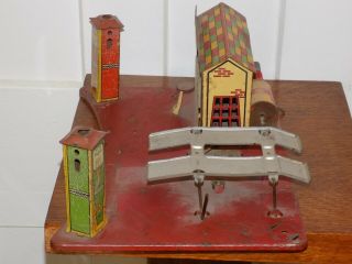 Vintage 1930s Tin Litho Marx Roadside Rest Service Station,  Tin Toy,  Gas,  Oil. 3