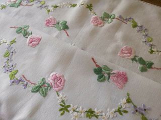 EXQUISITE VTG HAND EMBROIDERED LINEN TABLECLOTH PINK ROSES FORGET ME NOTS 7