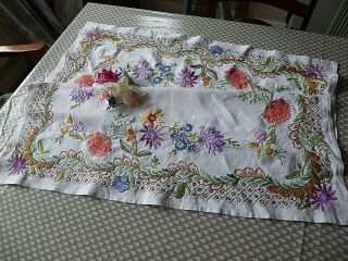 VINTAGE HAND EMBROIDERED TABLECLOTH=BEAUTIFUL RAISED EMBROIDERY /SUPERB FLOWERS 4