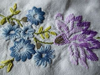 VINTAGE HAND EMBROIDERED TABLECLOTH=BEAUTIFUL RAISED EMBROIDERY /SUPERB FLOWERS 7