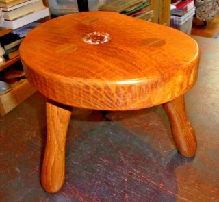 Bob Wrenman Hunter - Lovely Little Tripod Stool - Mouseman Apprentice Wren Man