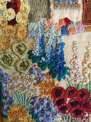 LARGE VINTAGE EMBROIDERED 1930s DETAILED ENGLISH COUNTRY COTTAGE GARDEN PANEL 10