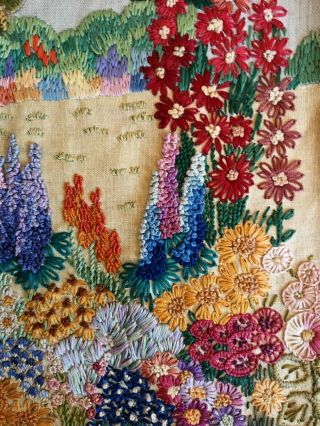 LARGE VINTAGE EMBROIDERED 1930s DETAILED ENGLISH COUNTRY COTTAGE GARDEN PANEL 4