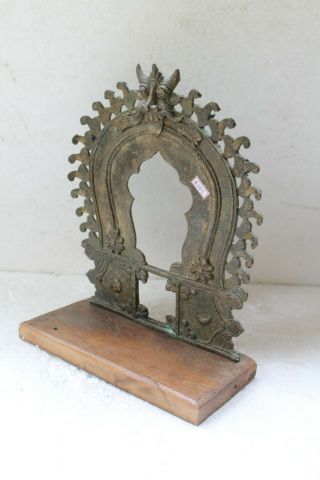 Old Antique Brass Big Size Fine Yali Figure Engraved Shrine Arch NH6101 6