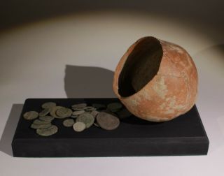 Roman Pot & Coin Hoard Display - 2nd/3rd Century Ad 088