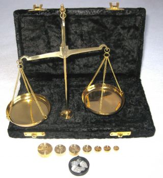 Antique Style 100 Gram Brass Scale With Velvet Box.  Usa Seller