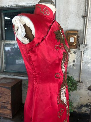 Vintage 1940s Chinese Qipao Cheongsam Red Silk Embroidery Banner Dress Dragon 8