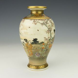 Antique Japanese Satsuma Pottery - Hand Painted & Gilded Figures Vase 4