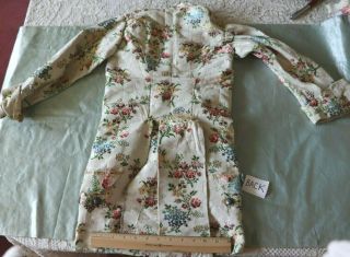 Boy ' s Antique 18thC Heavy French Silk Brocade Jacket Royal Crest Buttons 11