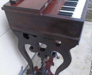 Small Rosewood Traveling Antique Melodeon / Pump Organ by SD & HW Smith Boston 4
