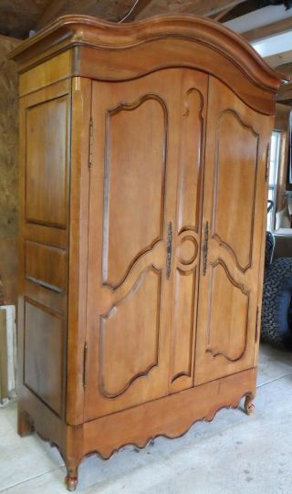 HABERSHAM WALNUT ARMOIRE FRENCH COUNTRY STYLE WARDROBER ENTERTAINMENT TV CABINET 3