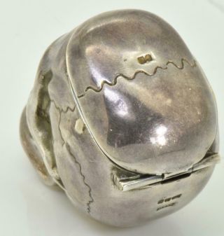 Very rare&unusual Victorian Sterling silver MEMENTO MORI SKULL Vesta Case c1890 6