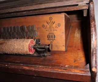 Antique late 1800 ' s - early 1900 ' s Chautauqua Roller Organ w/ musical cob needs 7