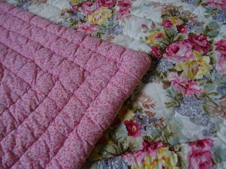 STUNNING EIDERDOWN vintage PADDED QUILT shabby COTTAGE chic CABBAGES & ROSES 12