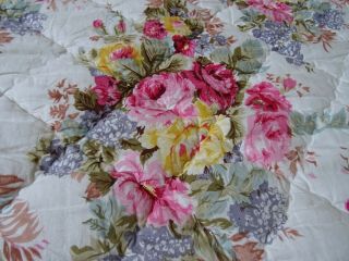 STUNNING EIDERDOWN vintage PADDED QUILT shabby COTTAGE chic CABBAGES & ROSES 8