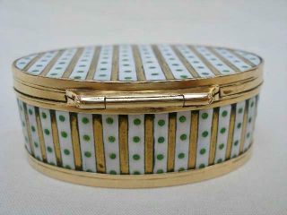Fine French High Carat Gold & Enamel Decorated Oval Snuff Box Dating Around 1800 2