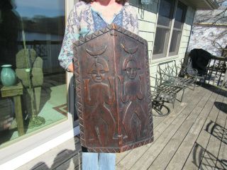 ANTIQUE RELIEF CARVED AFRICAN WOODEN SHIELD IN 3