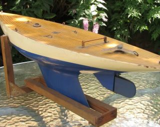 Alexander Bassett Lowke 26.  5 inch pond yacht hull boat stand 7