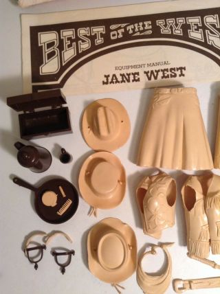 MARX JOHNNY WEST BEST OF THE WEST ACTION FIGURE 100 ACCESSORIES BOX JANE WEST 2