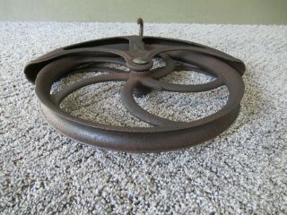 Antique Well Pulley Wheel Vintage Primitive Cast Iron Farm Barn 3