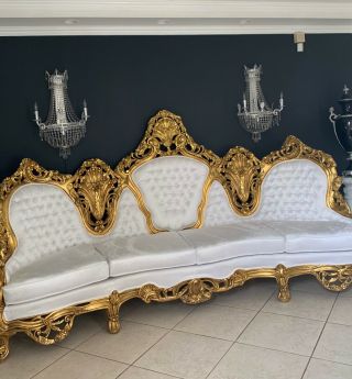Elegant Victorian Sofa 3