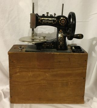 Antique/vintage Stitchwell Toy Sewing Machine - 1920’s - Cast Iron -