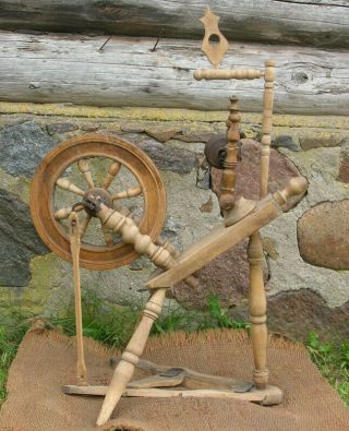 Antique Primitive Saxonian Wooden Spinning Wheel,  19th Cent.