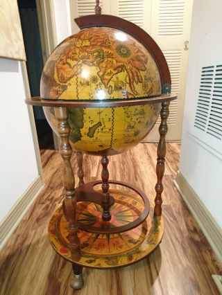 Gorgeous Vintage Hidden Bar Globe 8
