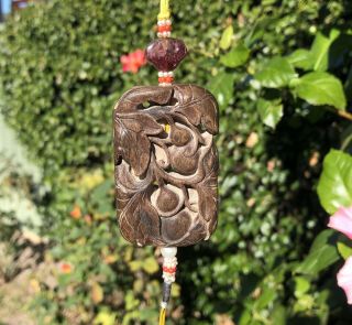 A Chinese Agarwood ' Gourd and Bat ' Pendant 9