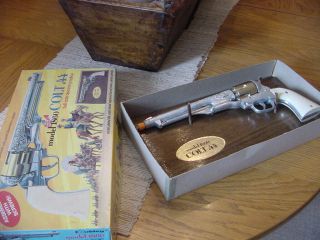 vintage Hubley Metal Kit Model 1860 Colt 44 & instructions and plaque 11