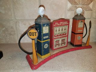Vintage Marx toy tin litho gas station pumps oil service station 6