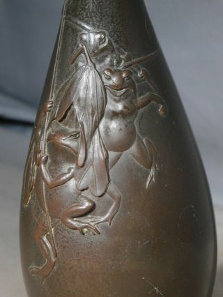 Antique SIGNED JOUN Meiji Bronze Sculpture Vase Anthropomorphic FROG PARADE 6