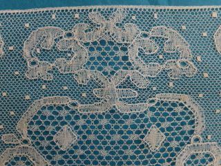 490 cms.  antique wide Bucks bobbin lace border 6