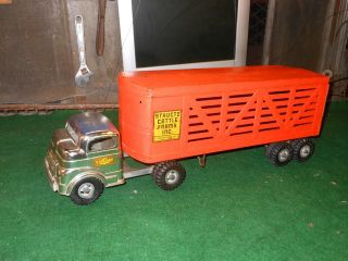 Vintage Structo Truck Pressed Steel Toy Structo Farms Cattle Transport Trailer
