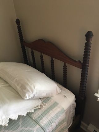 Pair Antique Vintage Twin Jenny Lind Spindle Spool Beds W/ Acorn Finials Casters 3