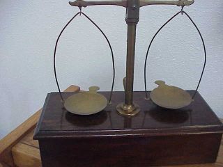 Vtg Portable Gold Balance Scale With Wooden Box & Attachments 6