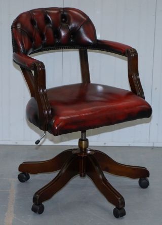 Stunning Cushioned Chesterfield Admirals Court Captains Oxblood Leather Chair