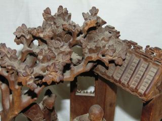 GREAT ANTIQUE CHINESE JAPANESE CARVED WOOD 3 FIGURE GROUP BUILDING with TREES 10