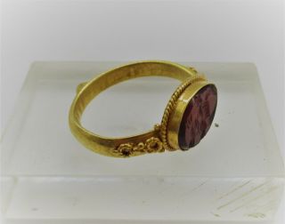 ANCIENT ROMAN HIGH CARAT GOLD RING CARNELIAN INTAGLIO HEAD OF BULL DEPICTION 2