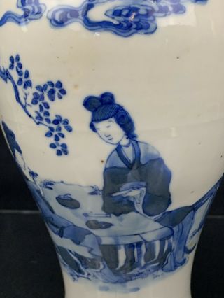 Fantastic Antique Chinese Blue & White Porcelain Vase with Figures 6