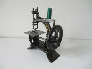 Rare Muller No.  10 cast iron Toy sewing machine early 1900 2
