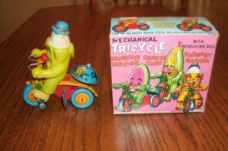 Vintage Louis Marx Mechanical Tricycle Banana 5