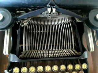 ANTIQUE CORONA FOLDING PORTABLE TYPEWRITER W/CASE 8