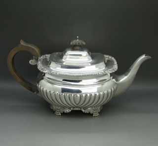 ANTIQUE GEORGIAN STYLE GOOD HEAVY SOLID STERLING SILVER TEAPOT 725g LONDON 1903 4